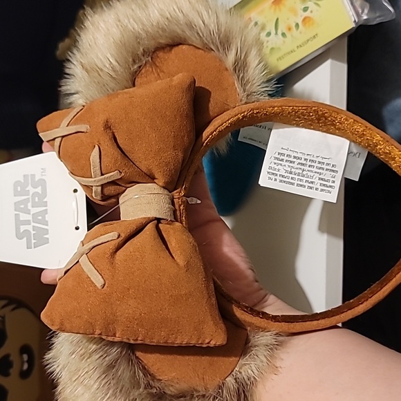 Loungefly Disney Ewok Collection - Picture 2 of 10